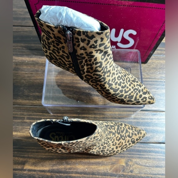 New Circus by Sam Edelman. Kirby leopard print 2 in heel ankle boot. Size 6M. - Picture 2 of 10